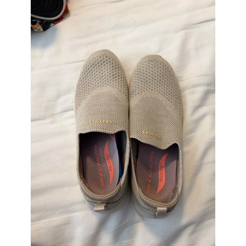 Skechers Arch Fit Refine Slip On‎ Sneakers Taupe Knit Walking Shoes 7.5 - Picture 2 of 5